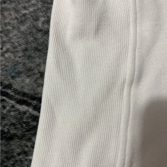 🤍 ❤️‍🔥Lululemon Athletica White Hoodie Sweater - Picture 7 of 12